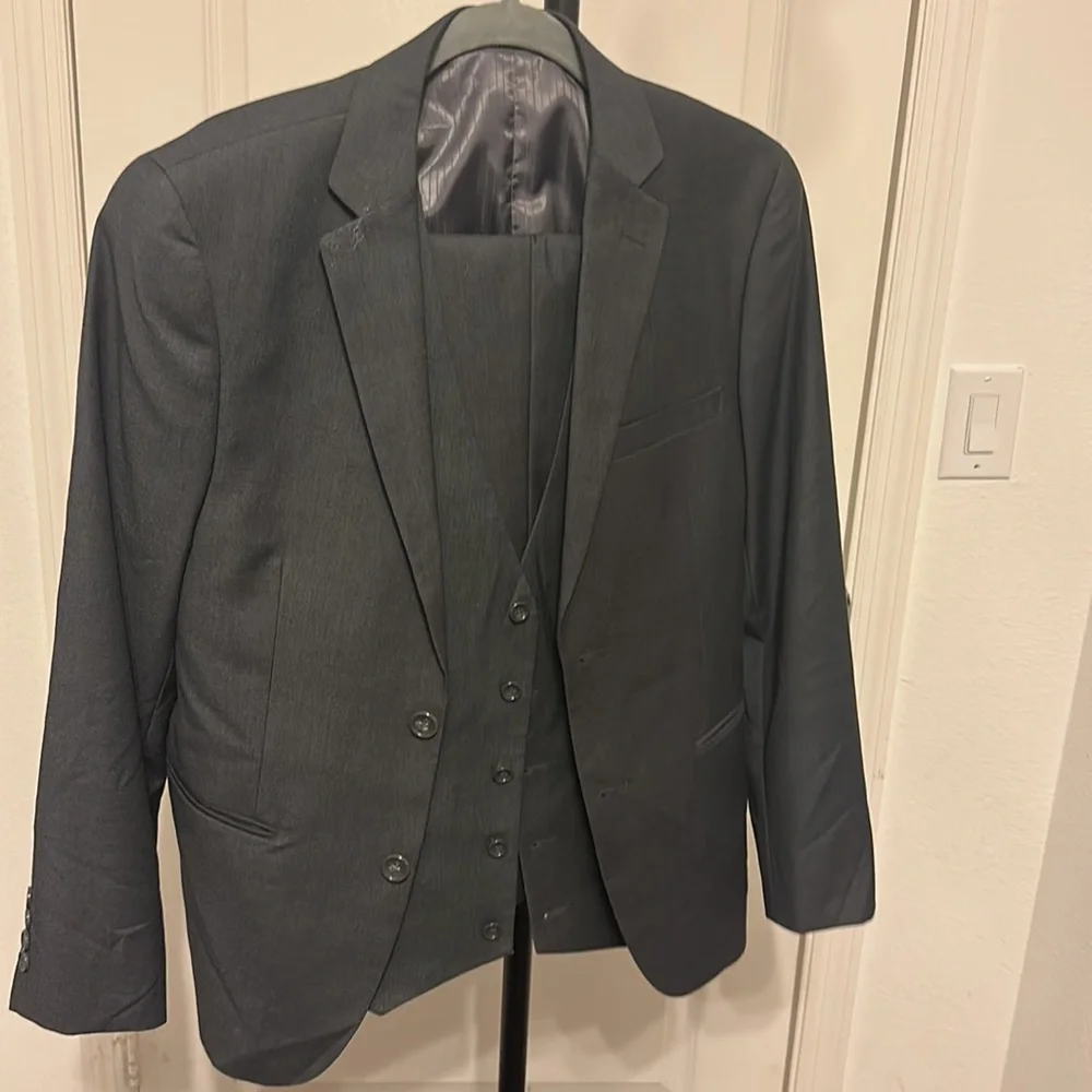 3 piece suit - Picture 1 of 6